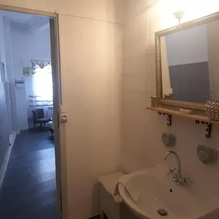 La Petite Maison De Nyaraló