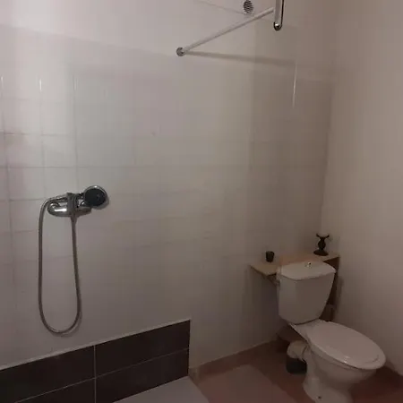 La Petite Maison De *